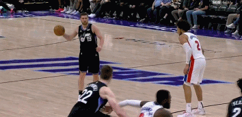 谈球吧体育app下载空间型大个!次轮秀菲利波夫斯基13中7得25分8板 得分创生涯新高