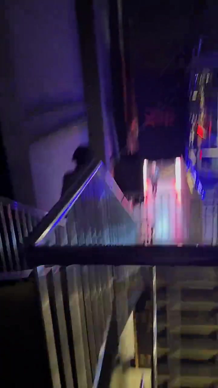 谈球吧体育官网入口iG分享绝地翻盘战胜JDG的后台反应：Daeny教练冲出休息室迎接队员