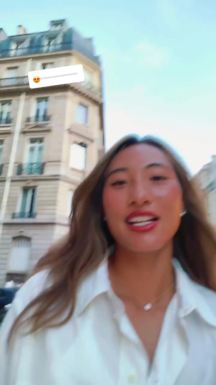 谈球吧(中国)官方网站心情​​​美😁郑钦文边走边唱蔡依林《日不落》，社媒晒吃大餐