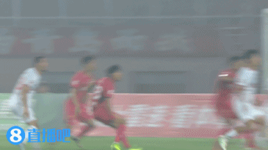 谈球吧(中国)官方网站半场-艾尼瓦尔远射破门李亚楠黄油手送礼 陕西联合1-0青岛红狮